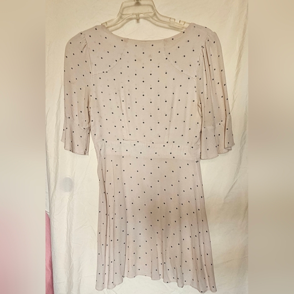 Cream mini dress - Picture 2 of 2